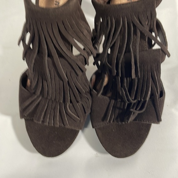 Madden Girl Brown Suede platform Dress Heels Size 8 - Picture 9 of 12